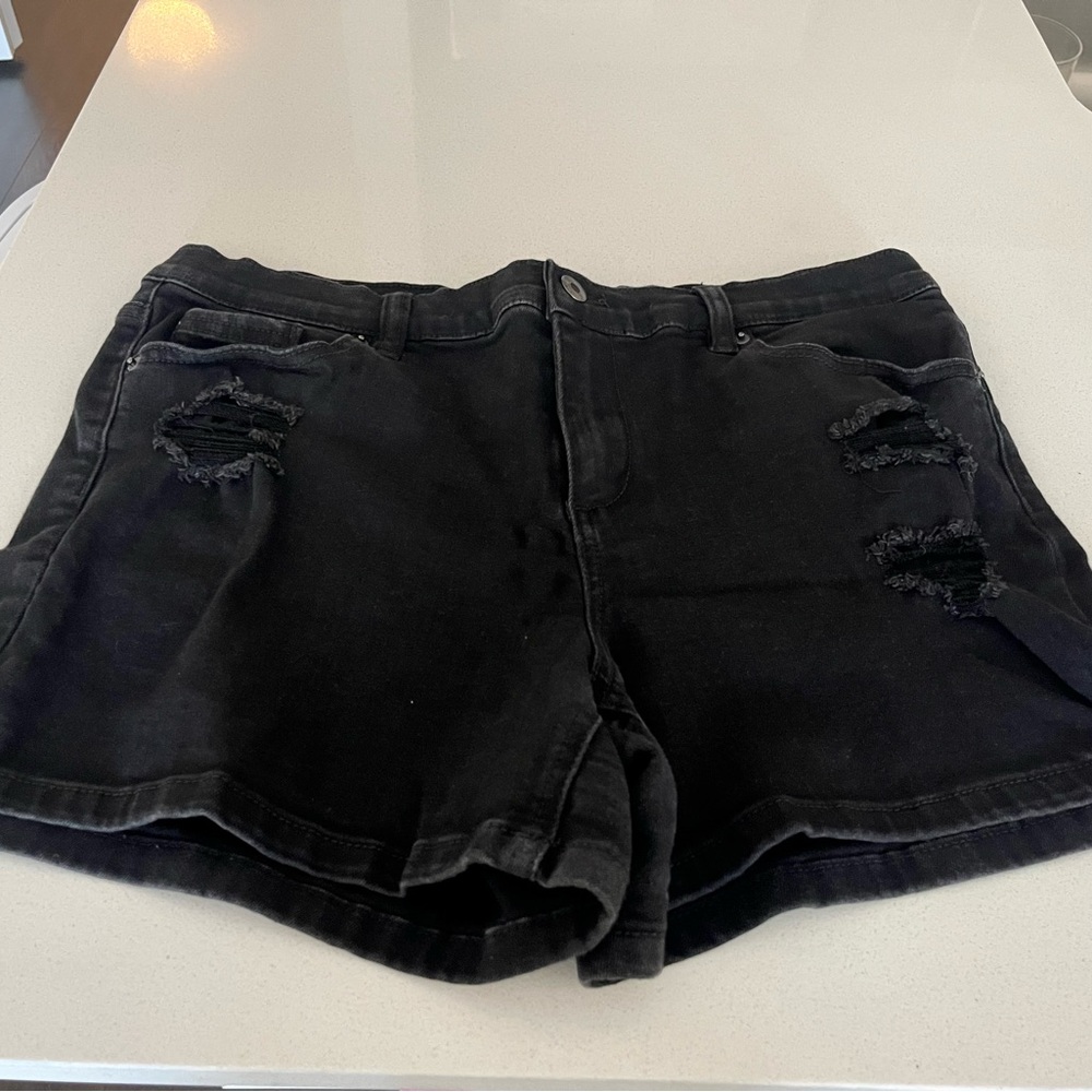 New York & Co. Black High Rise Distressed Denim Shorts Size 12 - Picture 5 of 6